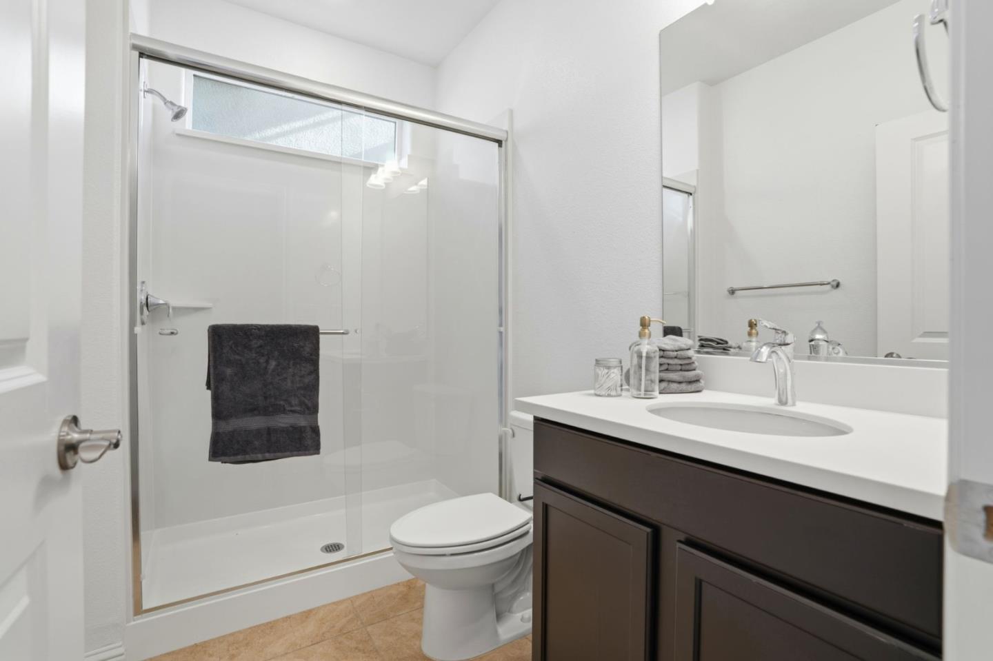 Detail Gallery Image 15 of 21 For 2733 Penrose Ln, Lathrop,  CA 95330 - 5 Beds | 3 Baths