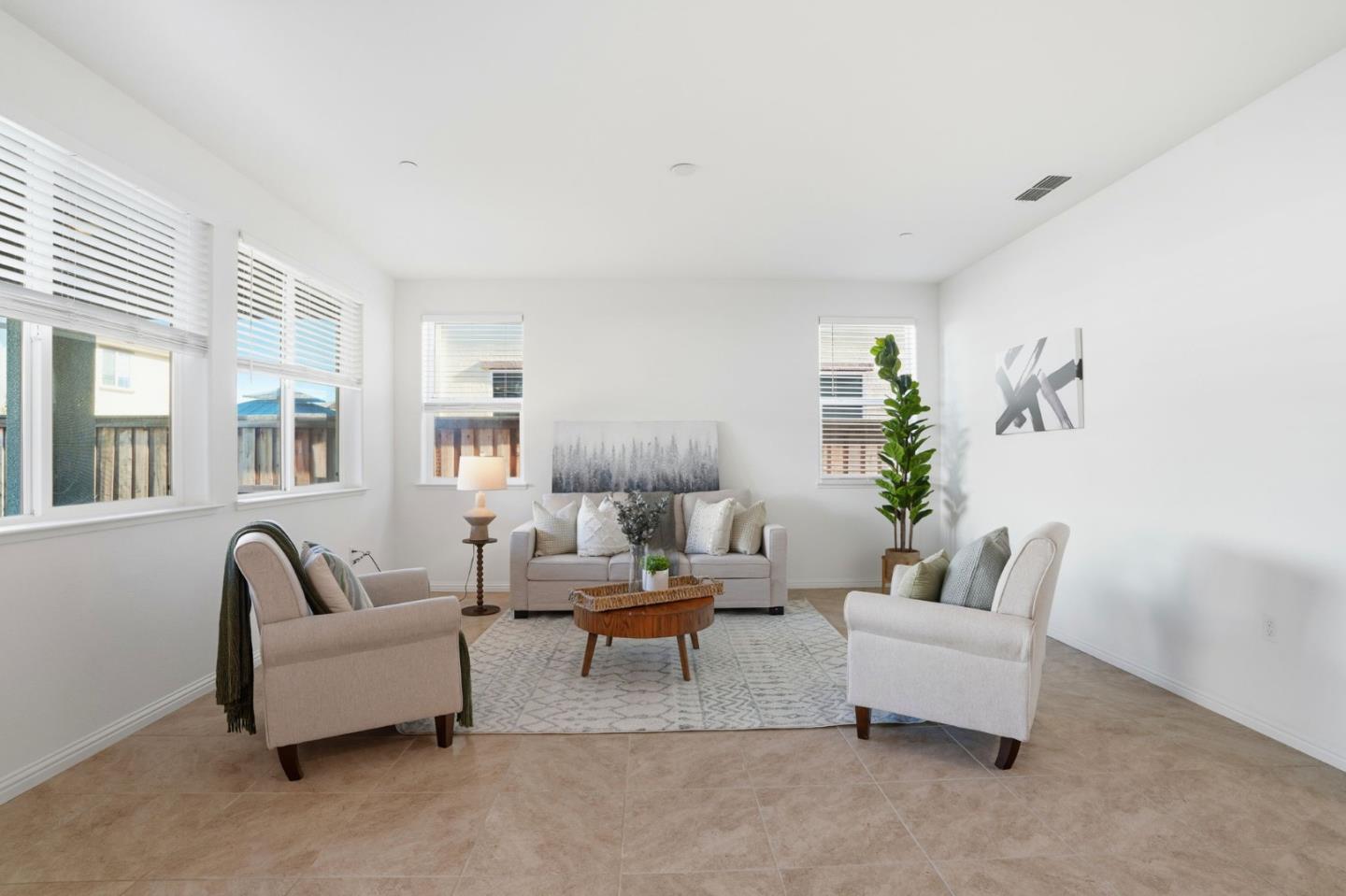 Detail Gallery Image 6 of 21 For 2733 Penrose Ln, Lathrop,  CA 95330 - 5 Beds | 3 Baths