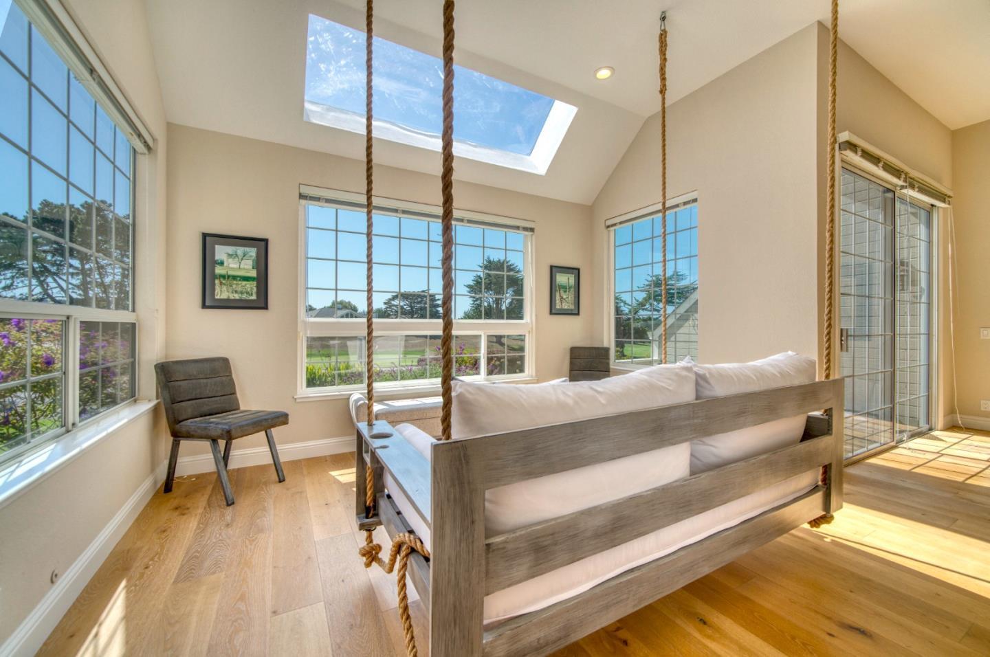 Detail Gallery Image 12 of 35 For 21 Merion Rd, Half Moon Bay,  CA 94019 - 3 Beds | 2/1 Baths