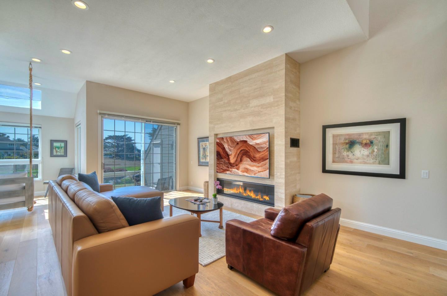 Detail Gallery Image 3 of 35 For 21 Merion Rd, Half Moon Bay,  CA 94019 - 3 Beds | 2/1 Baths