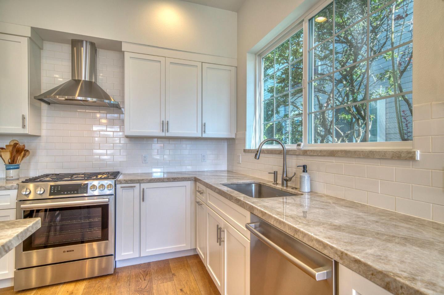 Detail Gallery Image 8 of 35 For 21 Merion Rd, Half Moon Bay,  CA 94019 - 3 Beds | 2/1 Baths