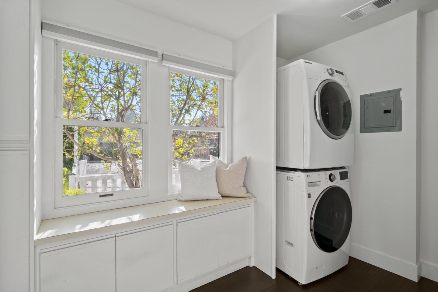 Detail Gallery Image 21 of 39 For 108 Durham St, Menlo Park,  CA 94025 - 3 Beds | 2 Baths