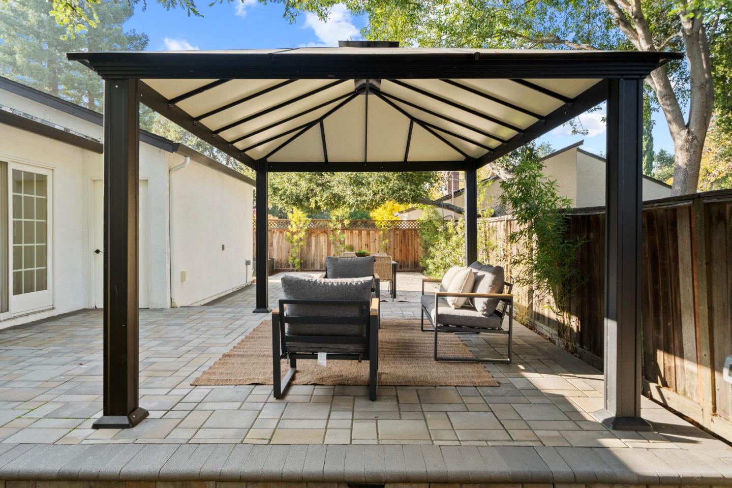 Detail Gallery Image 32 of 39 For 108 Durham St, Menlo Park,  CA 94025 - 3 Beds | 2 Baths