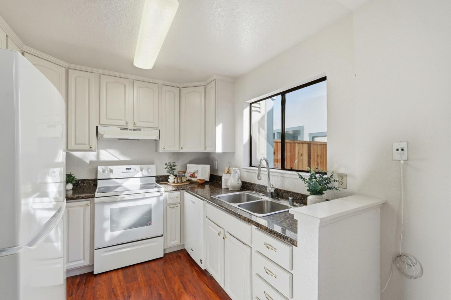 Detail Gallery Image 6 of 25 For 34791 Dorado Cmn, Fremont,  CA 94555 - 2 Beds | 2/1 Baths