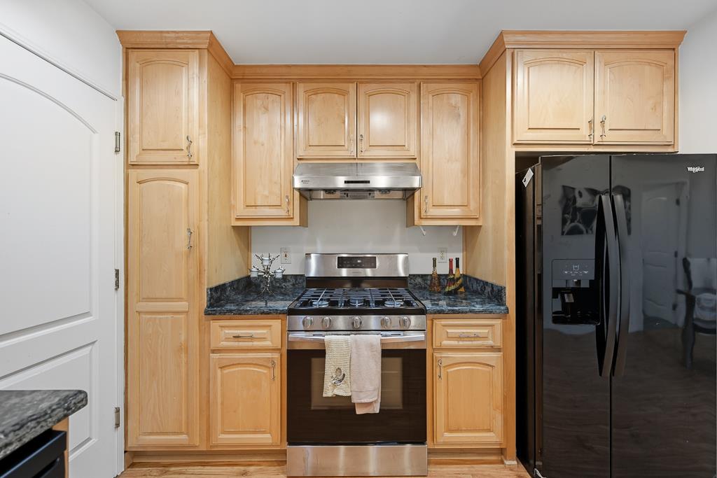 Detail Gallery Image 14 of 55 For 16050 via Olinda, San Lorenzo,  CA 94580 - 3 Beds | 3 Baths