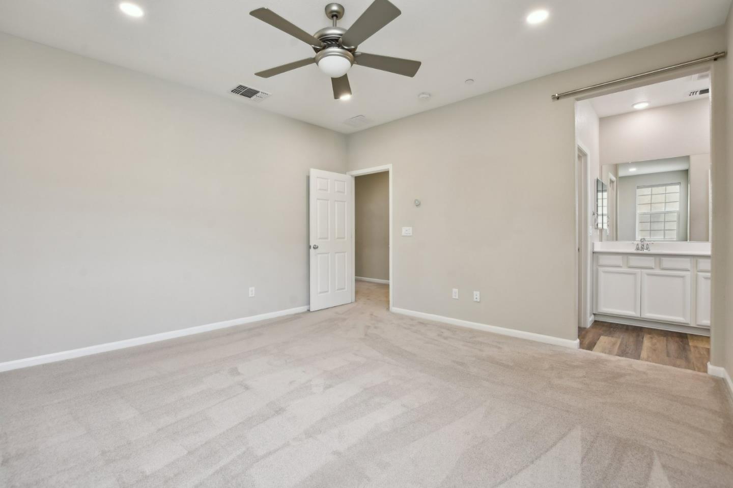 Detail Gallery Image 10 of 24 For 2543 Judith Resnik Ave, Sacramento,  CA 95834 - 2 Beds | 2/1 Baths