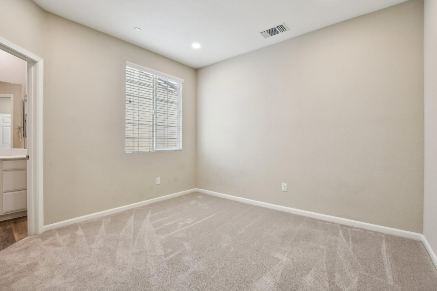 Detail Gallery Image 14 of 24 For 2543 Judith Resnik Ave, Sacramento,  CA 95834 - 2 Beds | 2/1 Baths