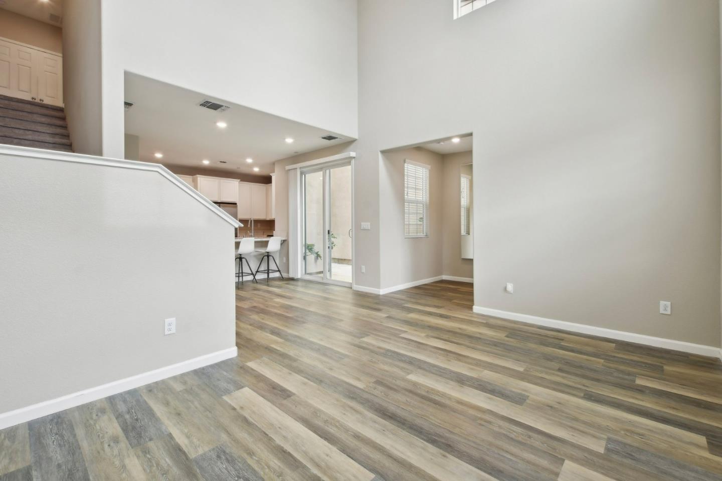 Detail Gallery Image 3 of 24 For 2543 Judith Resnik Ave, Sacramento,  CA 95834 - 2 Beds | 2/1 Baths