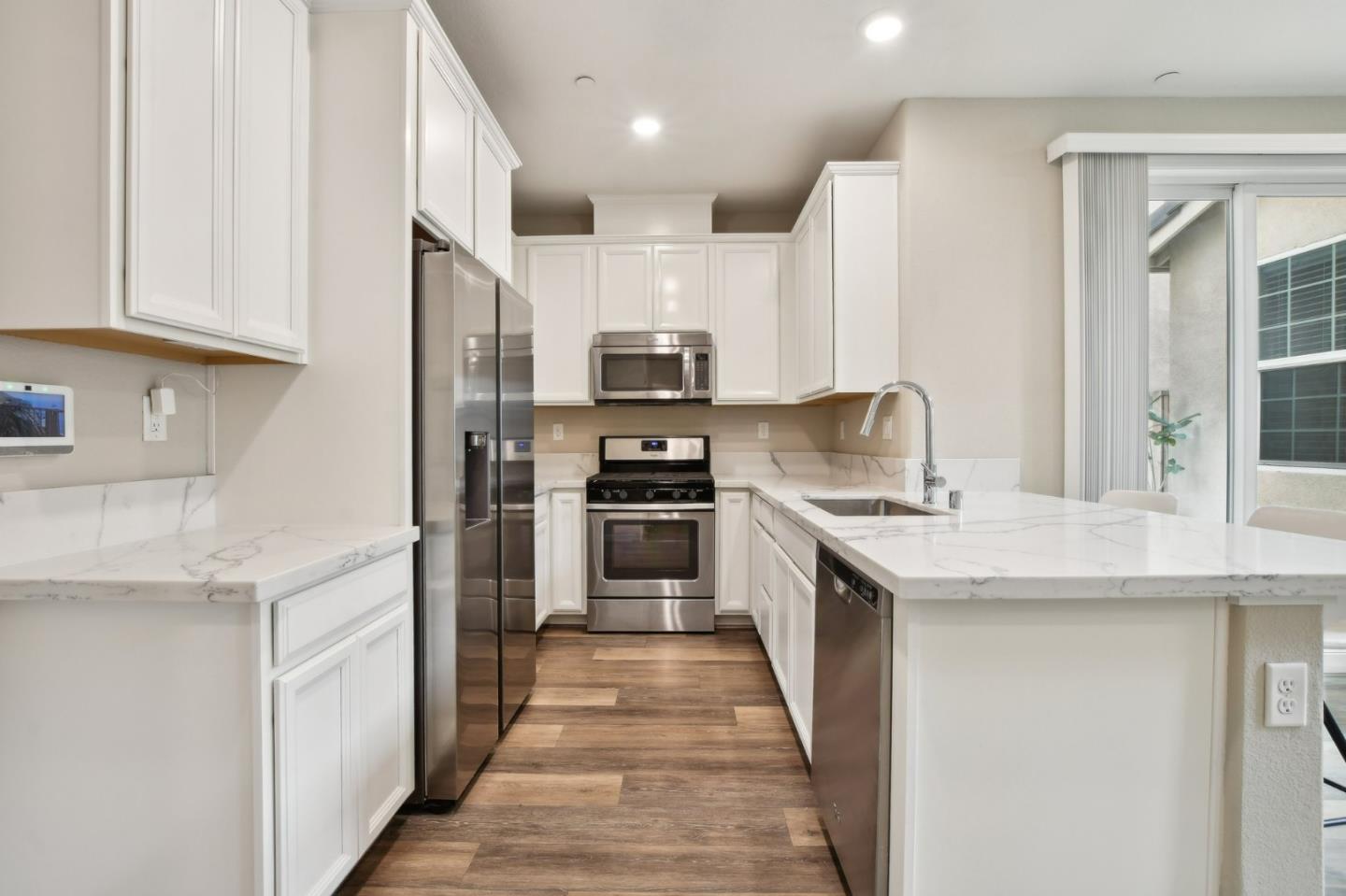 Detail Gallery Image 8 of 24 For 2543 Judith Resnik Ave, Sacramento,  CA 95834 - 2 Beds | 2/1 Baths