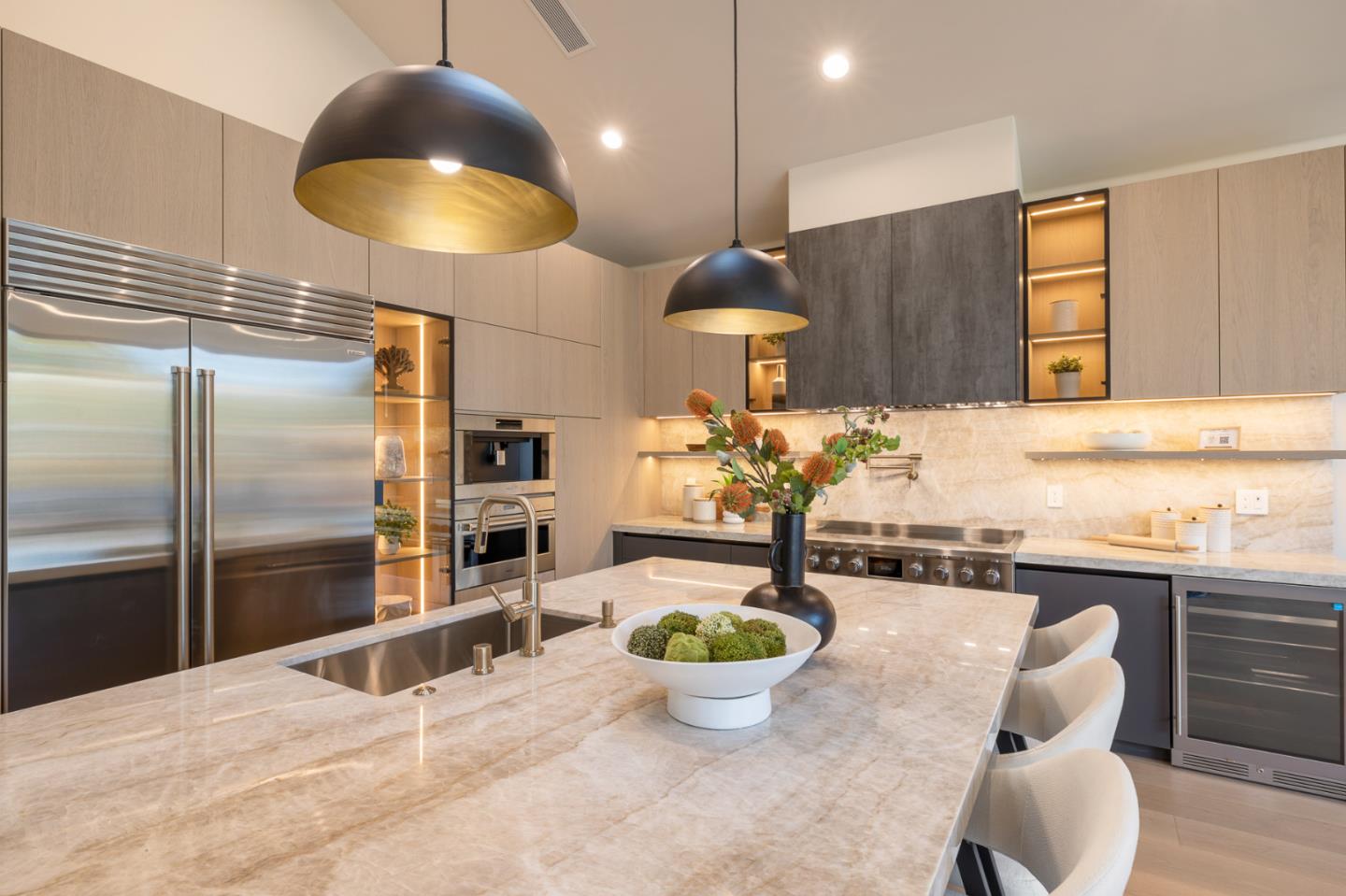 Detail Gallery Image 11 of 25 For 506 Panchita Way, Los Altos,  CA 94022 - 6 Beds | 5/1 Baths