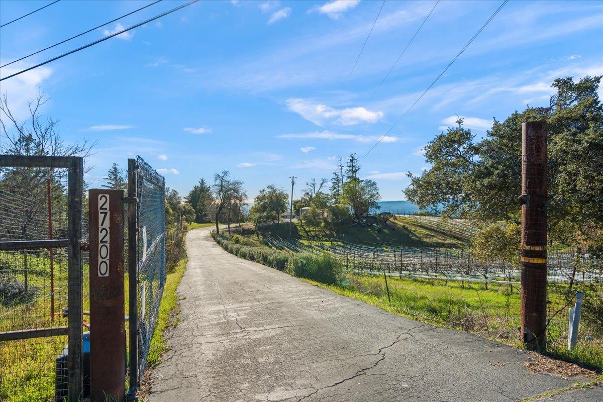 Detail Gallery Image 2 of 45 For 27200 Loma Prieta Way, Los Gatos,  CA 95033 - 4 Beds | 3 Baths