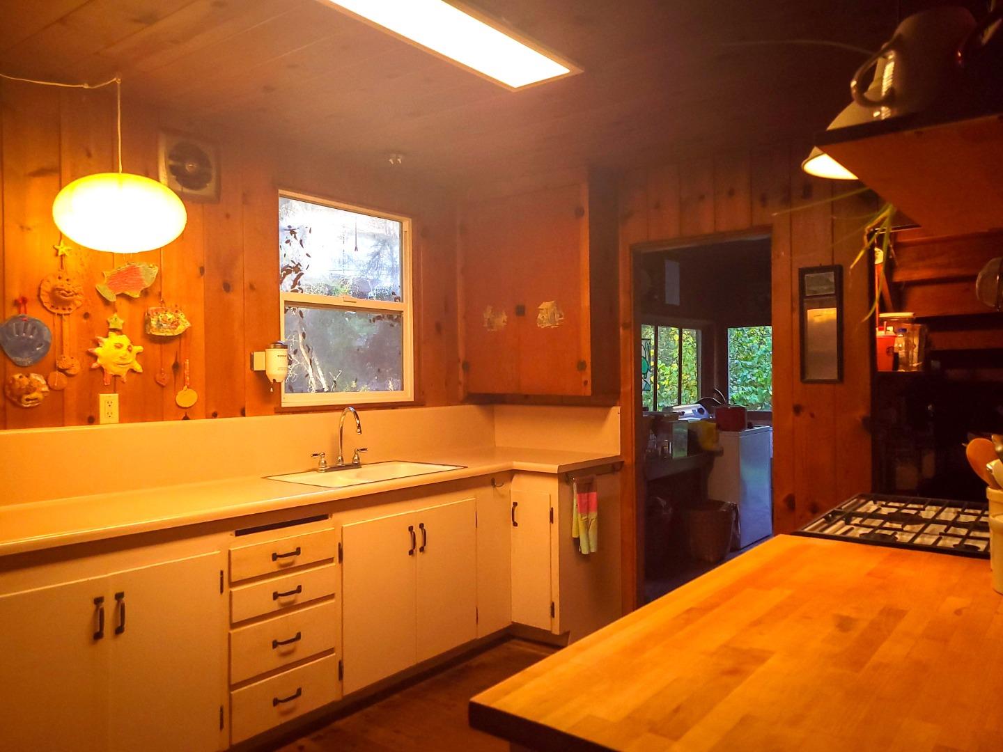 Detail Gallery Image 12 of 30 For 785 Cathedral, Aptos,  CA 95003 - 3 Beds | 1/1 Baths