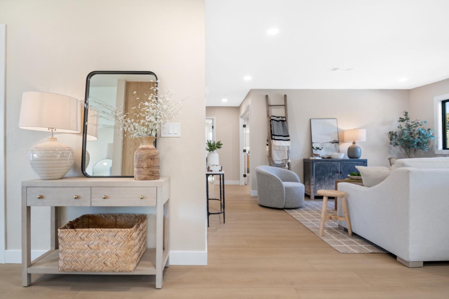 Detail Gallery Image 10 of 17 For 659 Meadow Creek Dr, San Jose,  CA 95136 - 4 Beds | 2 Baths