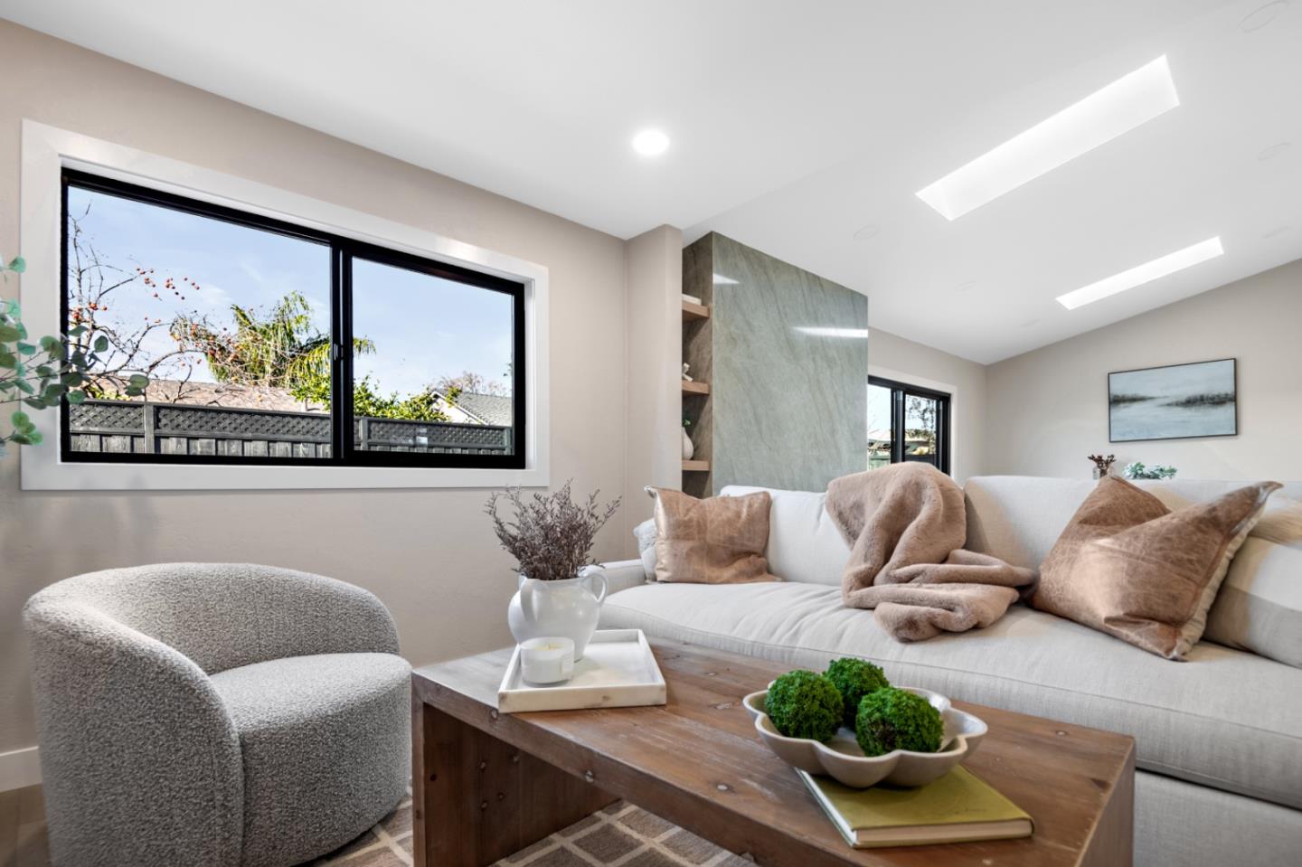 Detail Gallery Image 12 of 17 For 659 Meadow Creek Dr, San Jose,  CA 95136 - 4 Beds | 2 Baths