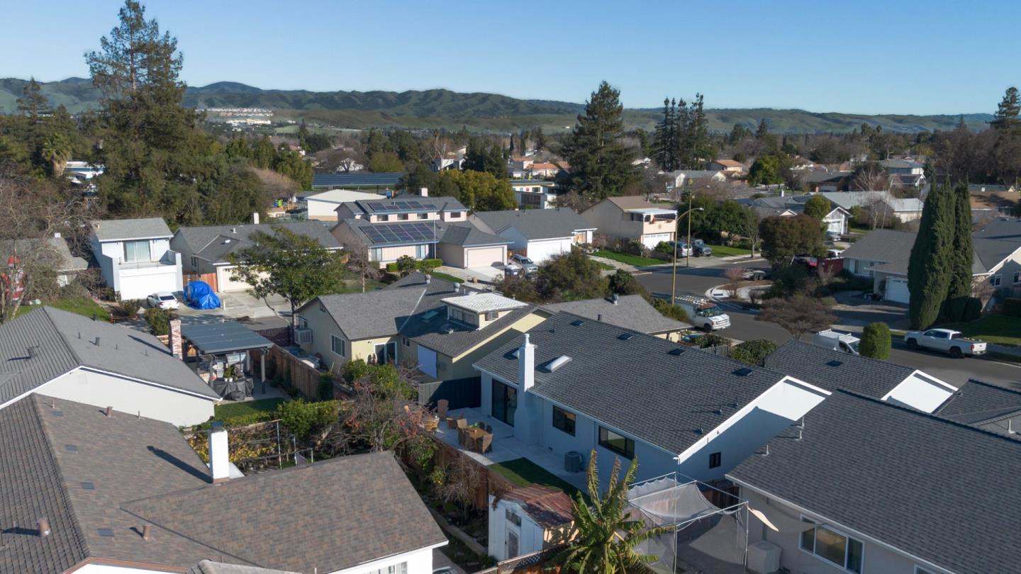 Detail Gallery Image 58 of 72 For 659 Meadow Creek Dr, San Jose,  CA 95136 - 4 Beds | 2 Baths