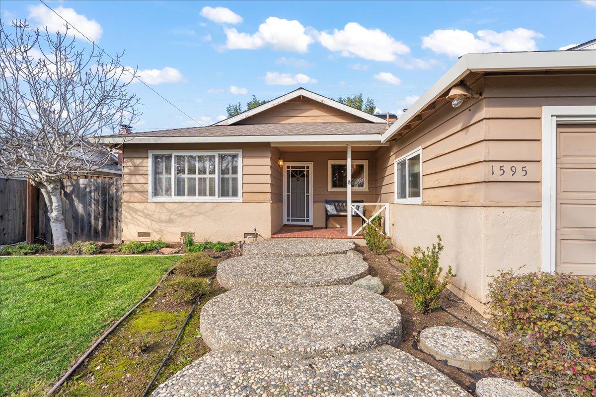 Detail Gallery Image 3 of 36 For 1595 Willowbrook Dr, San Jose,  CA 95118 - 3 Beds | 2 Baths