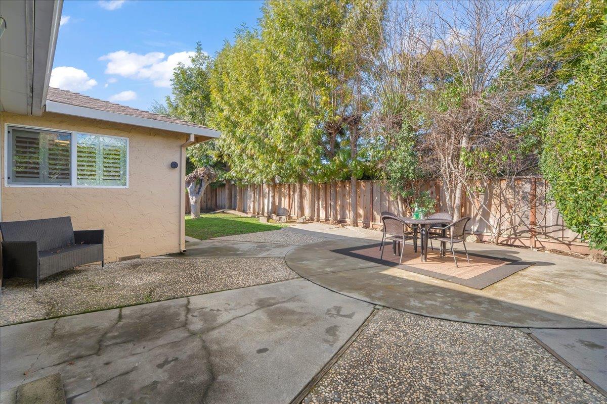 Detail Gallery Image 31 of 36 For 1595 Willowbrook Dr, San Jose,  CA 95118 - 3 Beds | 2 Baths