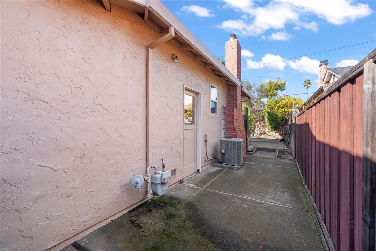 Detail Gallery Image 32 of 36 For 1595 Willowbrook Dr, San Jose,  CA 95118 - 3 Beds | 2 Baths