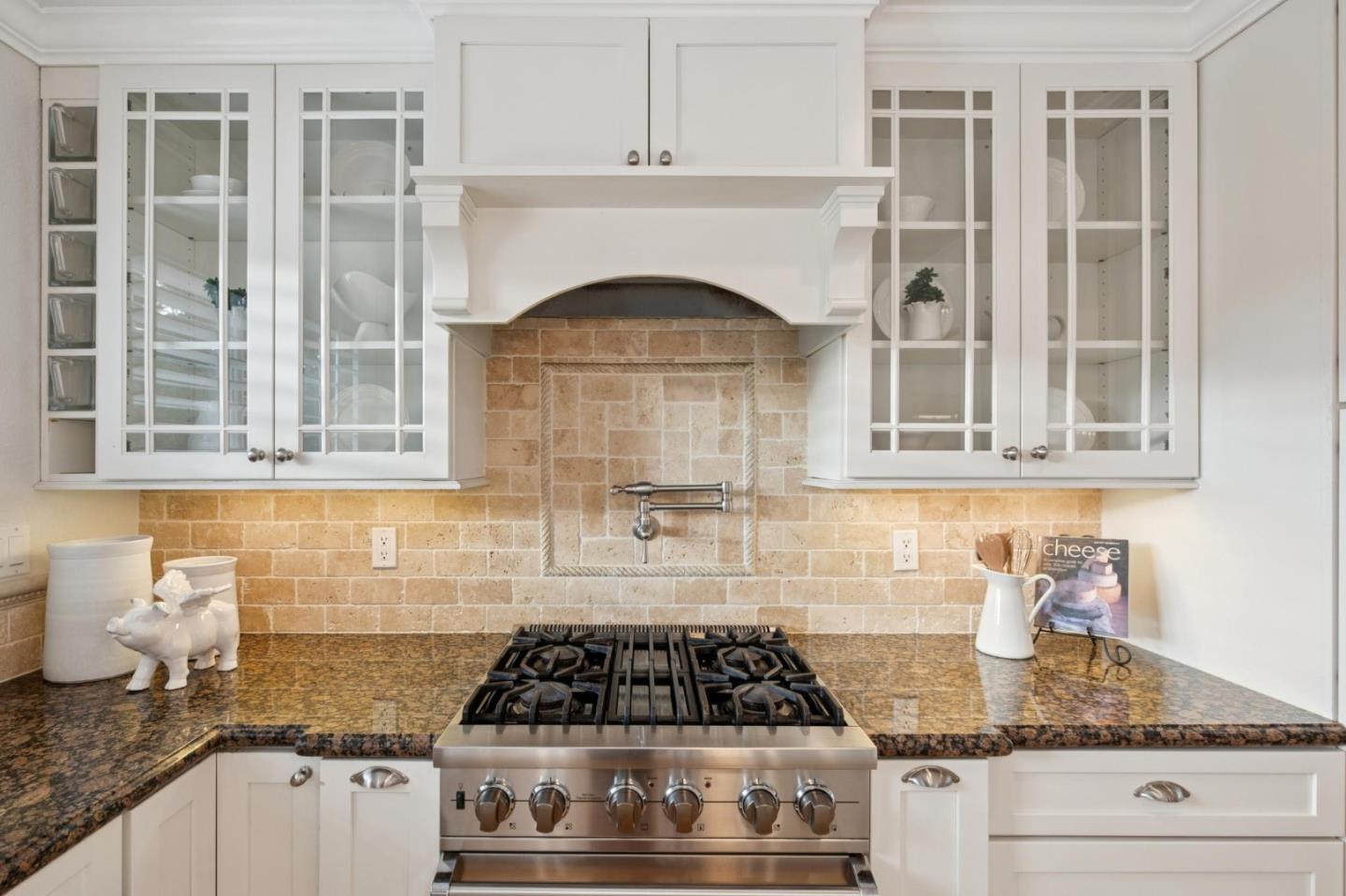 Detail Gallery Image 26 of 110 For 265 Lake Dr, San Bruno,  CA 94066 - 4 Beds | 2/1 Baths