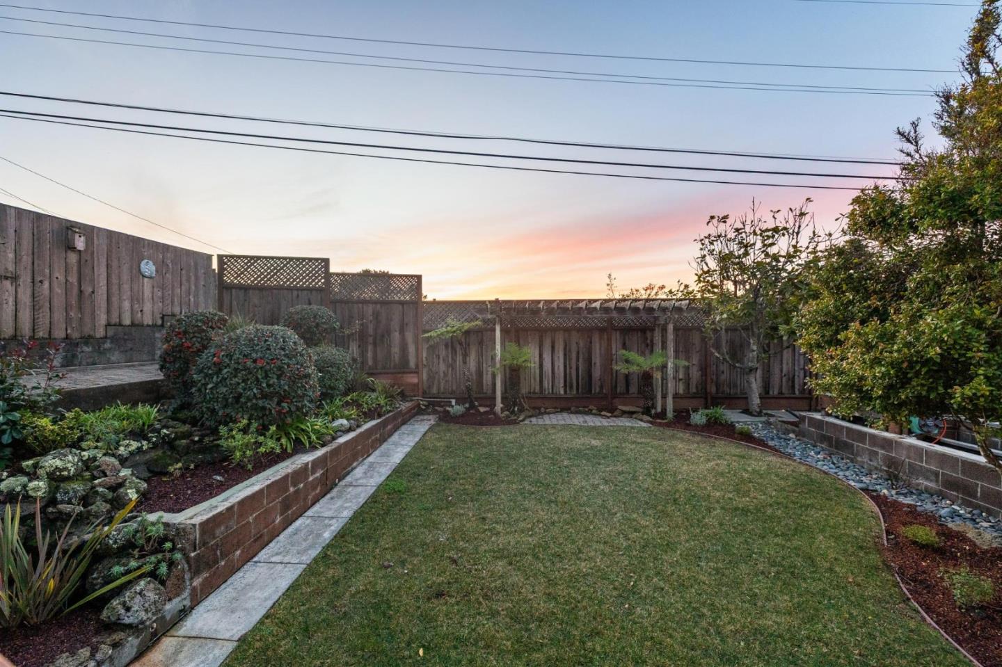 Detail Gallery Image 94 of 110 For 265 Lake Dr, San Bruno,  CA 94066 - 4 Beds | 2/1 Baths