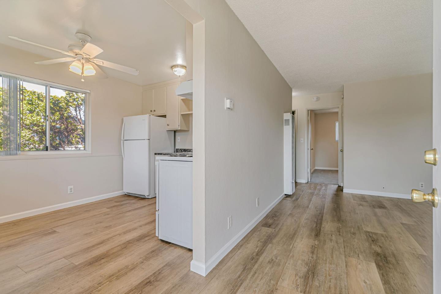 Detail Gallery Image 4 of 16 For 4281 Hamilton Ave, San Jose,  CA 95130 - – Beds | – Baths