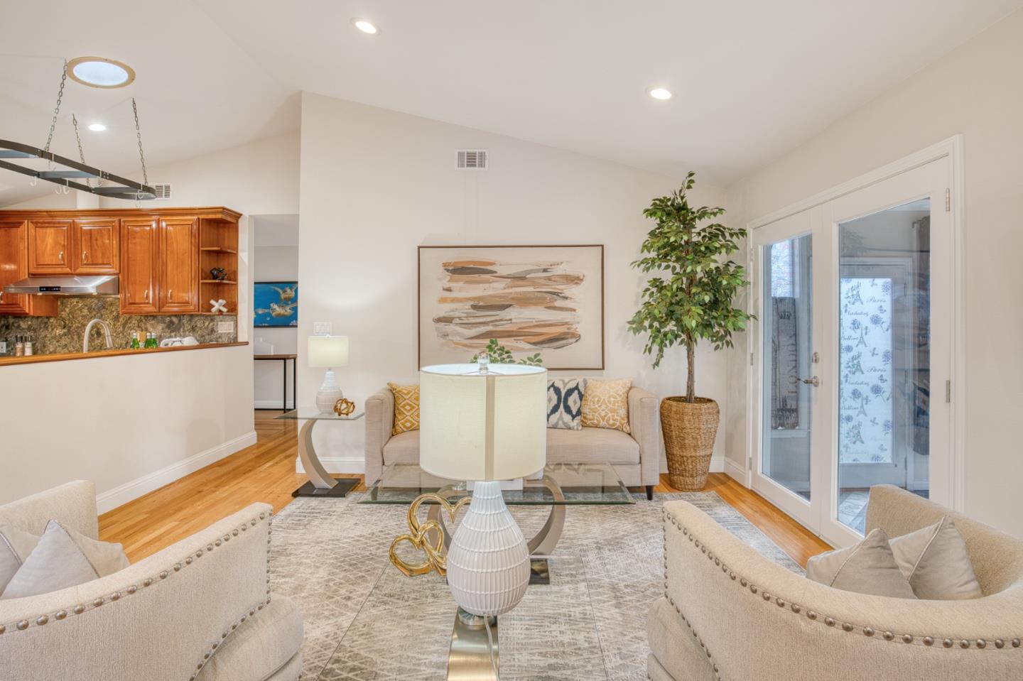 Detail Gallery Image 19 of 47 For 5575 Harwood Rd, San Jose,  CA 95124 - 3 Beds | 2/1 Baths