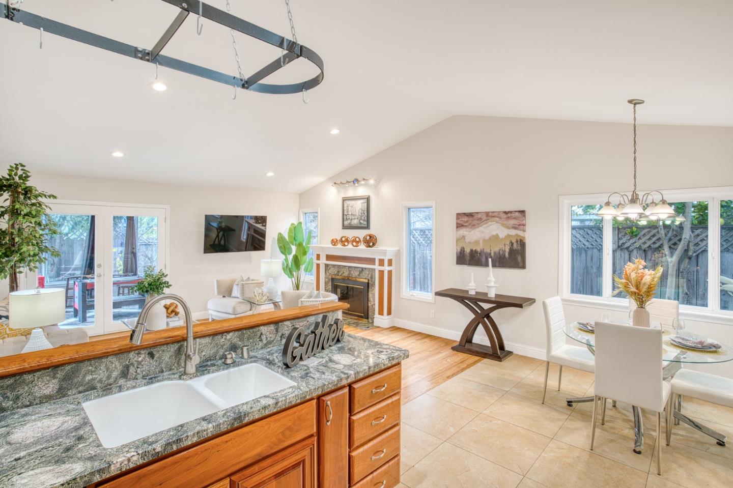 Detail Gallery Image 23 of 47 For 5575 Harwood Rd, San Jose,  CA 95124 - 3 Beds | 2/1 Baths