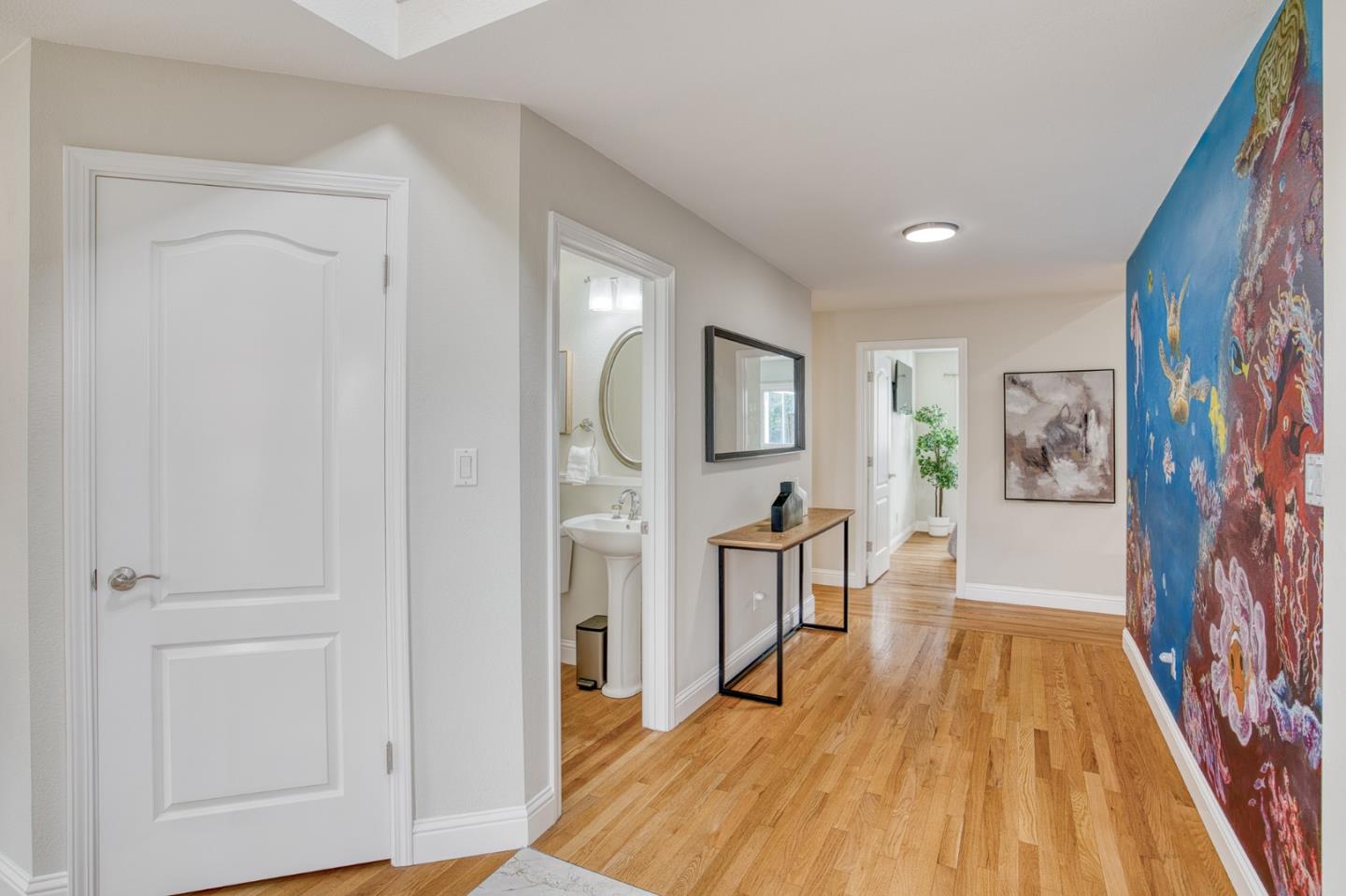 Detail Gallery Image 4 of 47 For 5575 Harwood Rd, San Jose,  CA 95124 - 3 Beds | 2/1 Baths