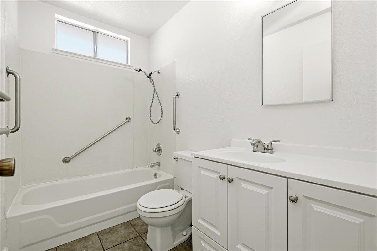 Detail Gallery Image 11 of 19 For 573 Cedar Dr, Watsonville,  CA 95076 - 2 Beds | 1 Baths