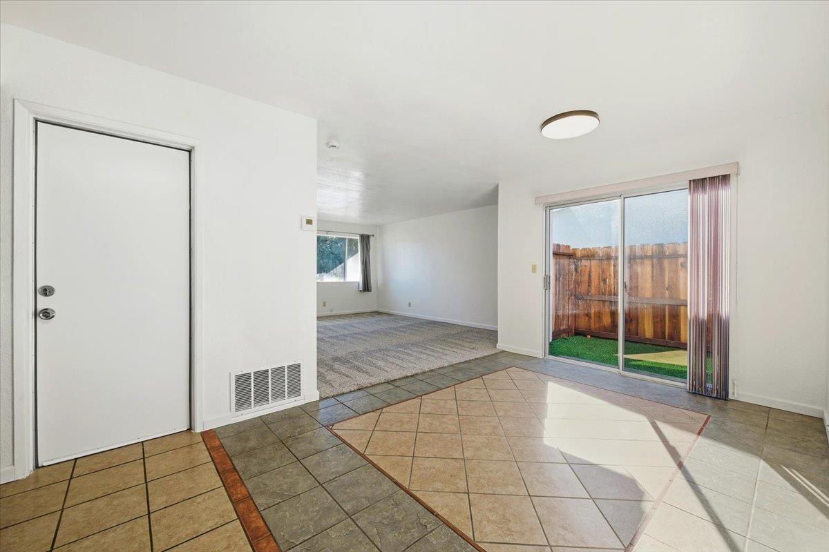 Detail Gallery Image 7 of 19 For 573 Cedar Dr, Watsonville,  CA 95076 - 2 Beds | 1 Baths