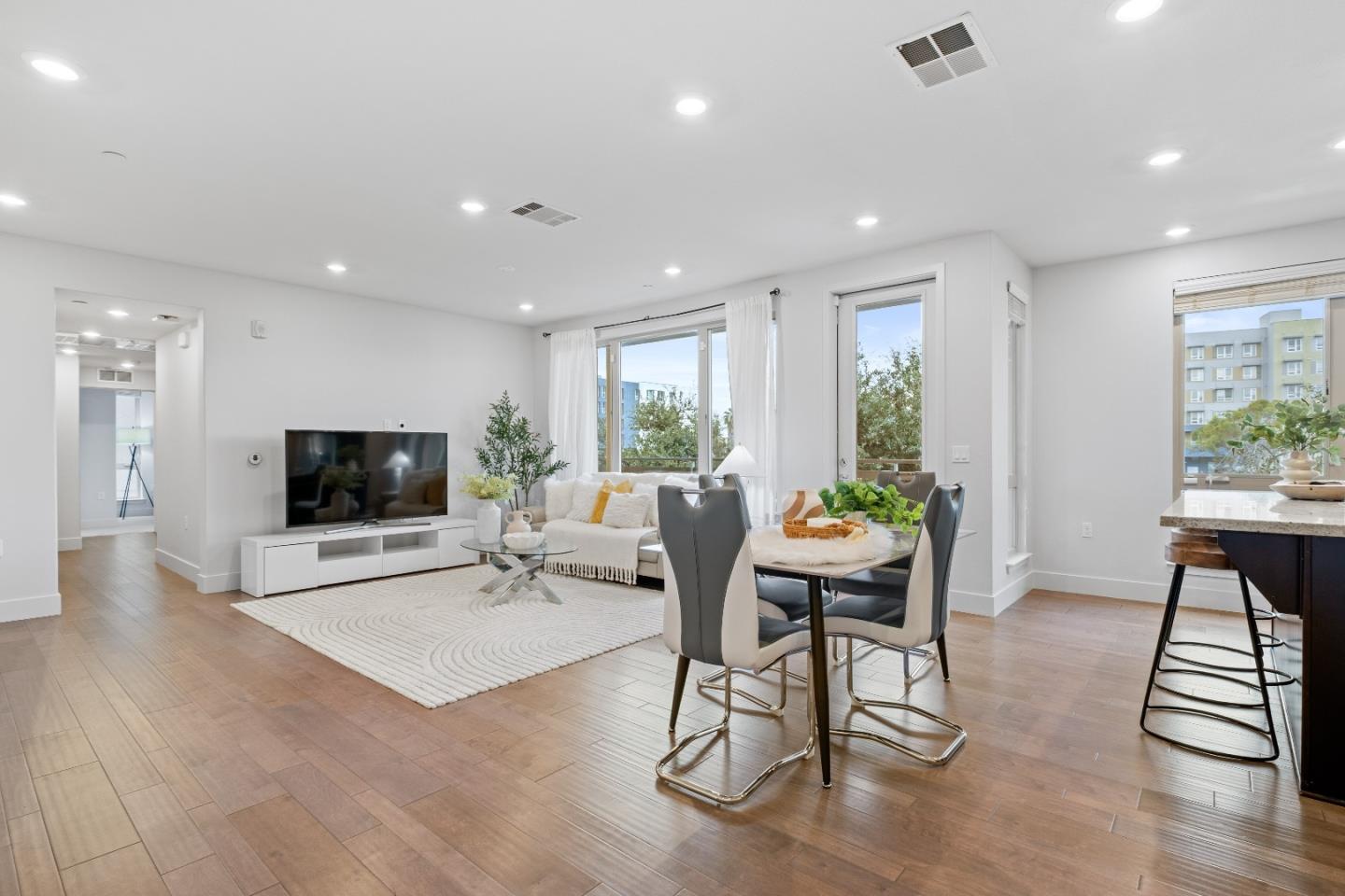 Detail Gallery Image 12 of 50 For 330 Riesling Ave #23,  Milpitas,  CA 95035 - 3 Beds | 2/1 Baths