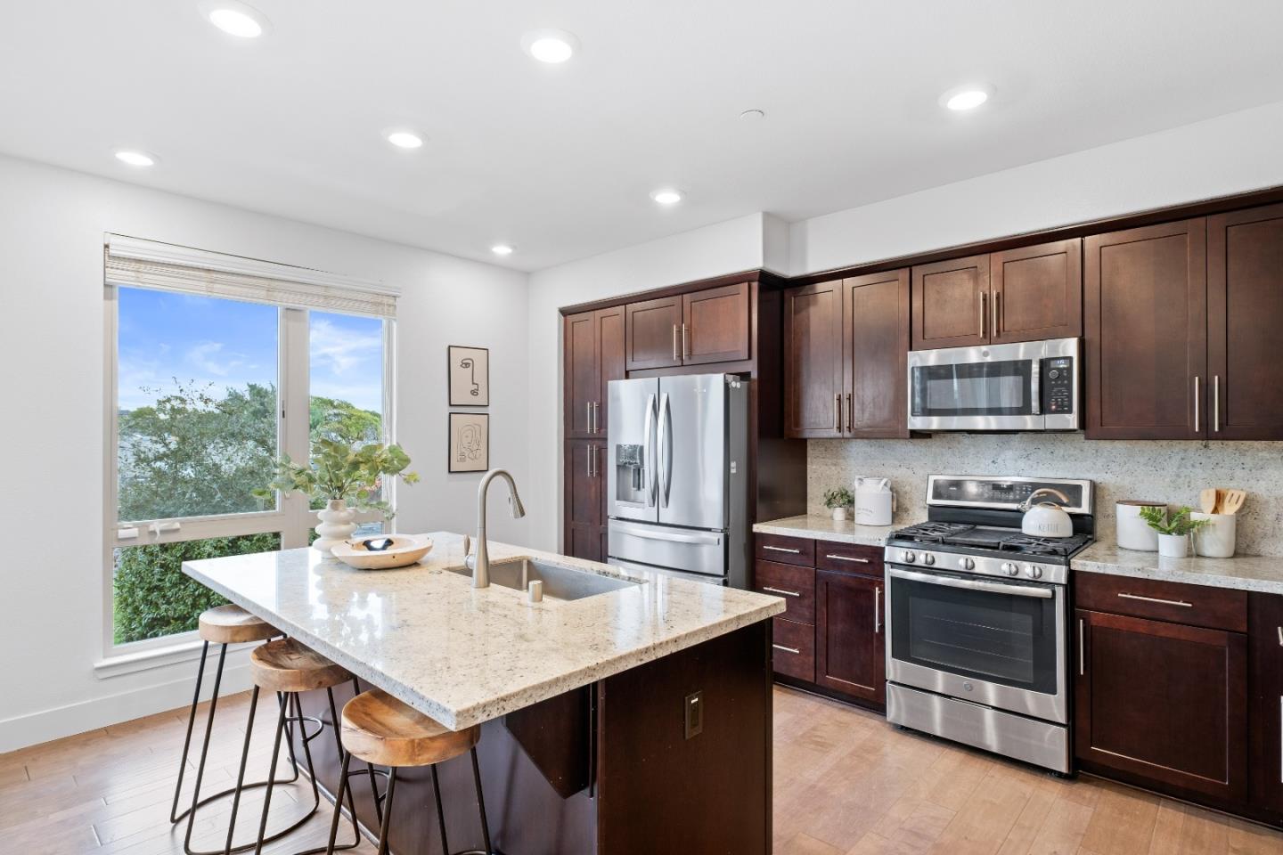 Detail Gallery Image 15 of 50 For 330 Riesling Ave #23,  Milpitas,  CA 95035 - 3 Beds | 2/1 Baths