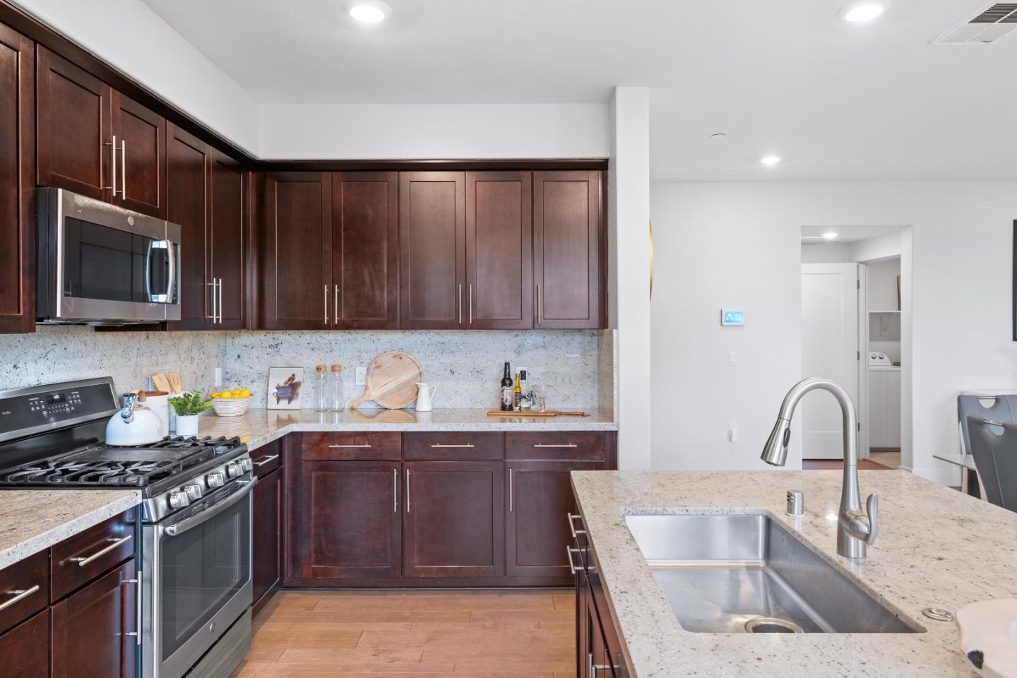 Detail Gallery Image 20 of 50 For 330 Riesling Ave #23,  Milpitas,  CA 95035 - 3 Beds | 2/1 Baths