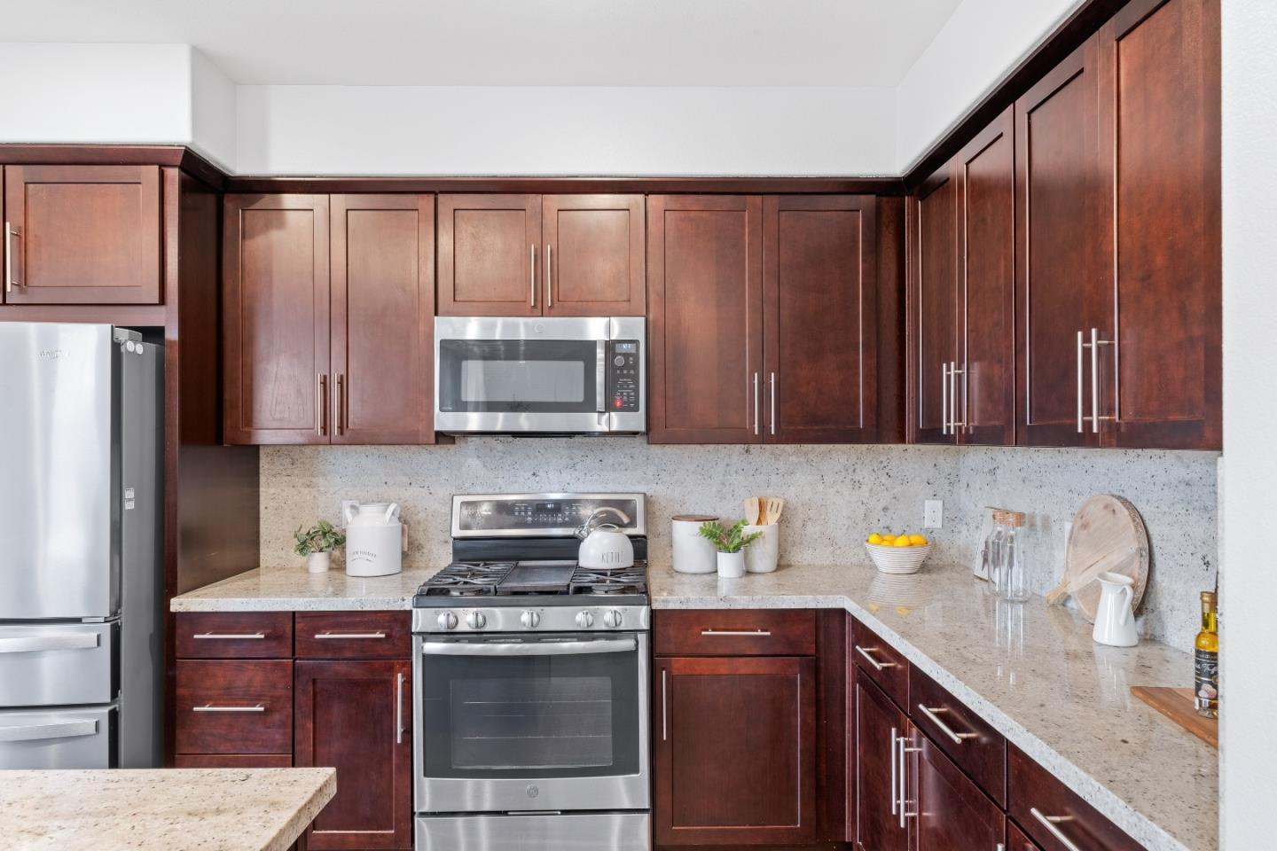 Detail Gallery Image 21 of 50 For 330 Riesling Ave #23,  Milpitas,  CA 95035 - 3 Beds | 2/1 Baths