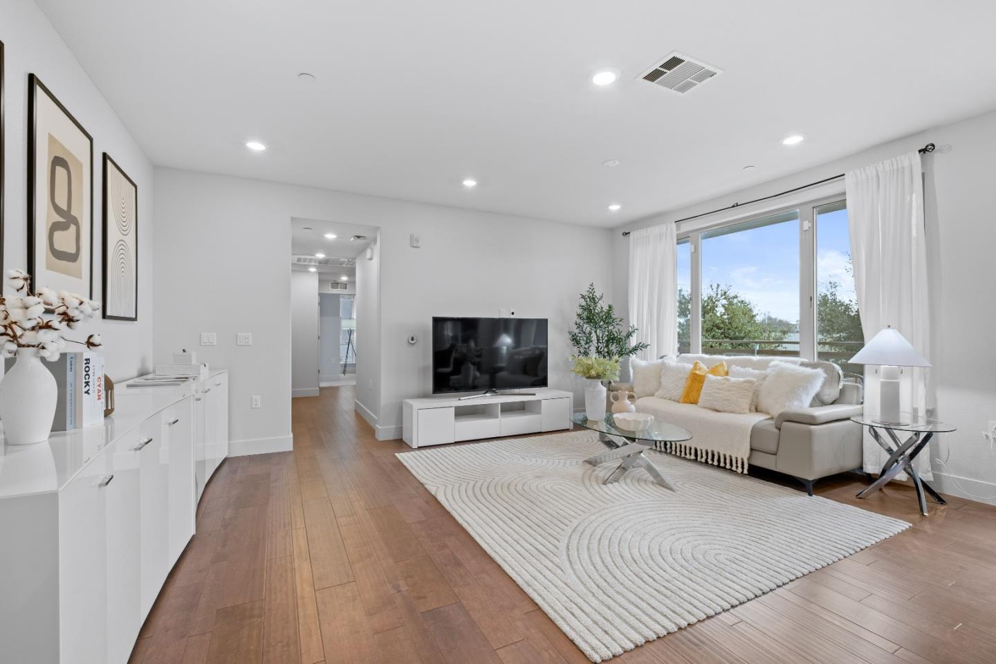 Detail Gallery Image 4 of 50 For 330 Riesling Ave #23,  Milpitas,  CA 95035 - 3 Beds | 2/1 Baths