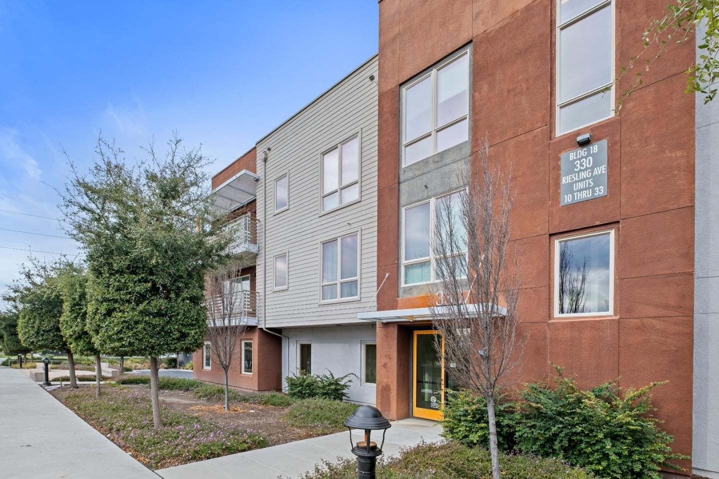 Detail Gallery Image 46 of 50 For 330 Riesling Ave #23,  Milpitas,  CA 95035 - 3 Beds | 2/1 Baths