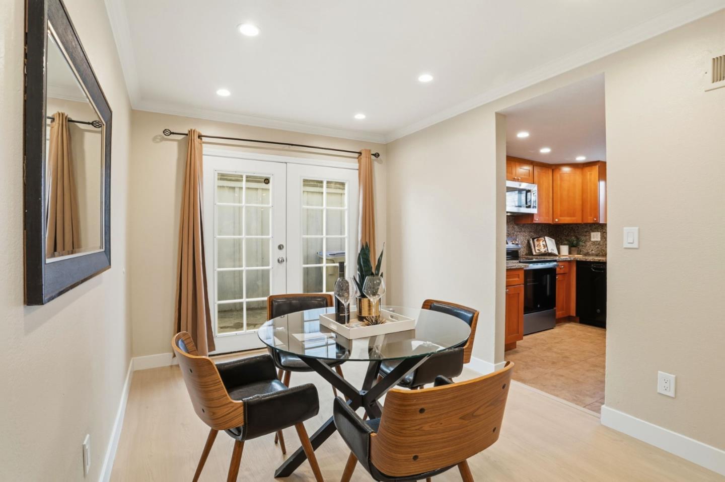 Detail Gallery Image 14 of 40 For 540 Groth Pl, San Jose,  CA 95111 - 4 Beds | 3 Baths