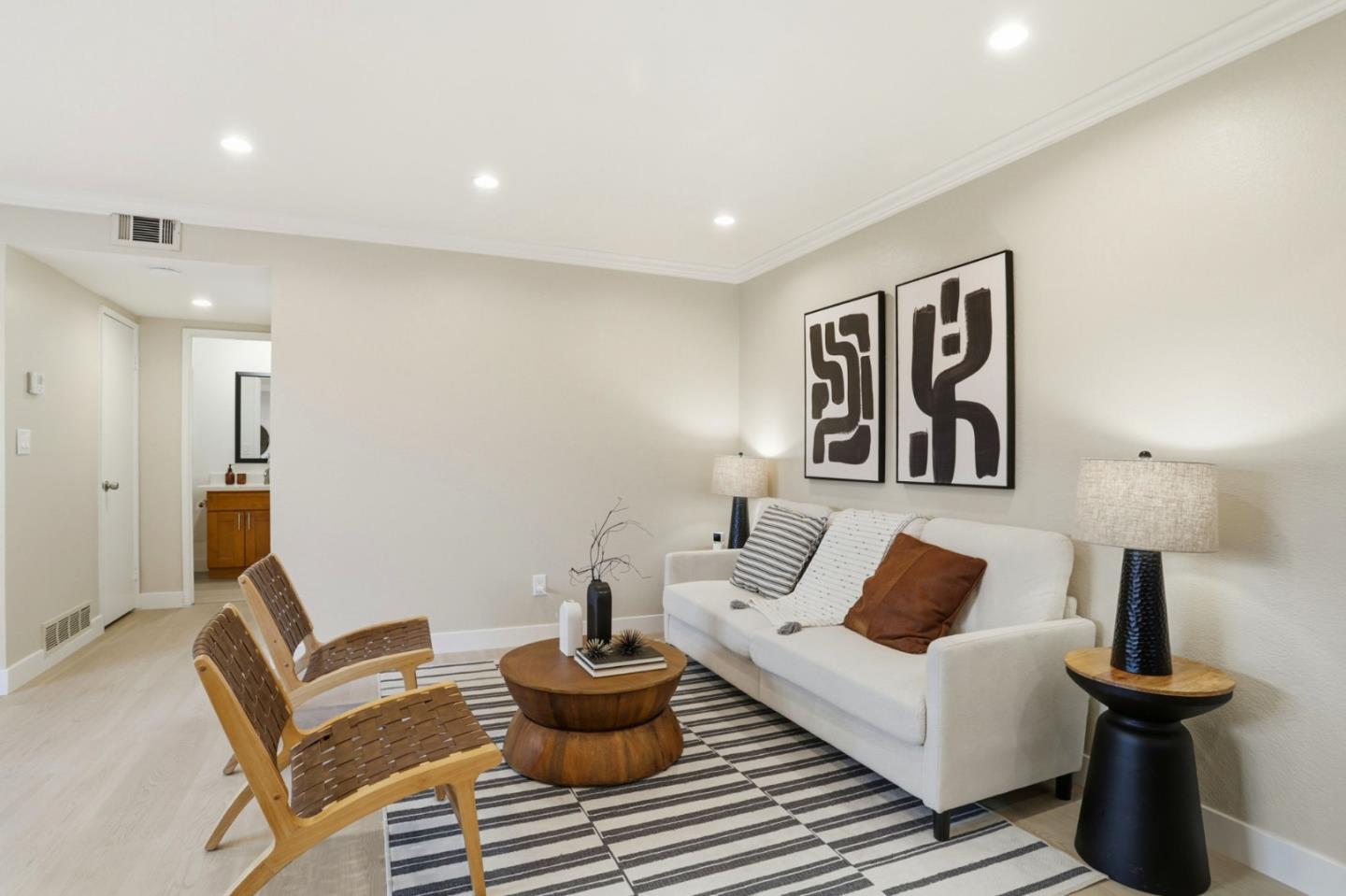 Detail Gallery Image 5 of 6 For 540 Groth Pl, San Jose,  CA 95111 - 4 Beds | 3 Baths