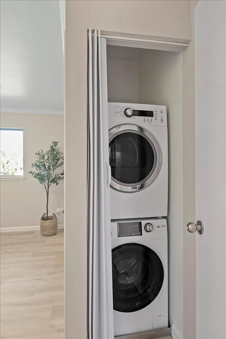 Detail Gallery Image 15 of 18 For 2047 Montecito #2,  Mountain View,  CA 94043 - 2 Beds | 1/1 Baths