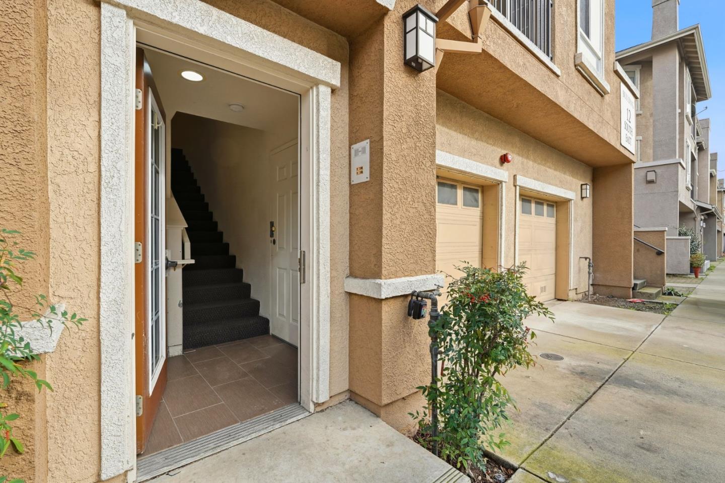 Detail Gallery Image 4 of 39 For 599 Marble Arch Ave, San Jose,  CA 95136 - 3 Beds | 3 Baths