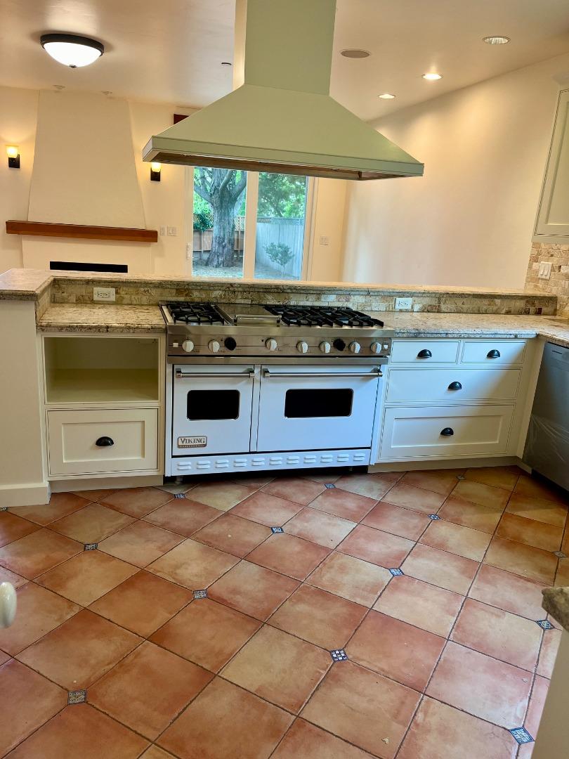 Detail Gallery Image 18 of 49 For 445 Purisima Way, Half Moon Bay,  CA 94019 - 4 Beds | 3 Baths