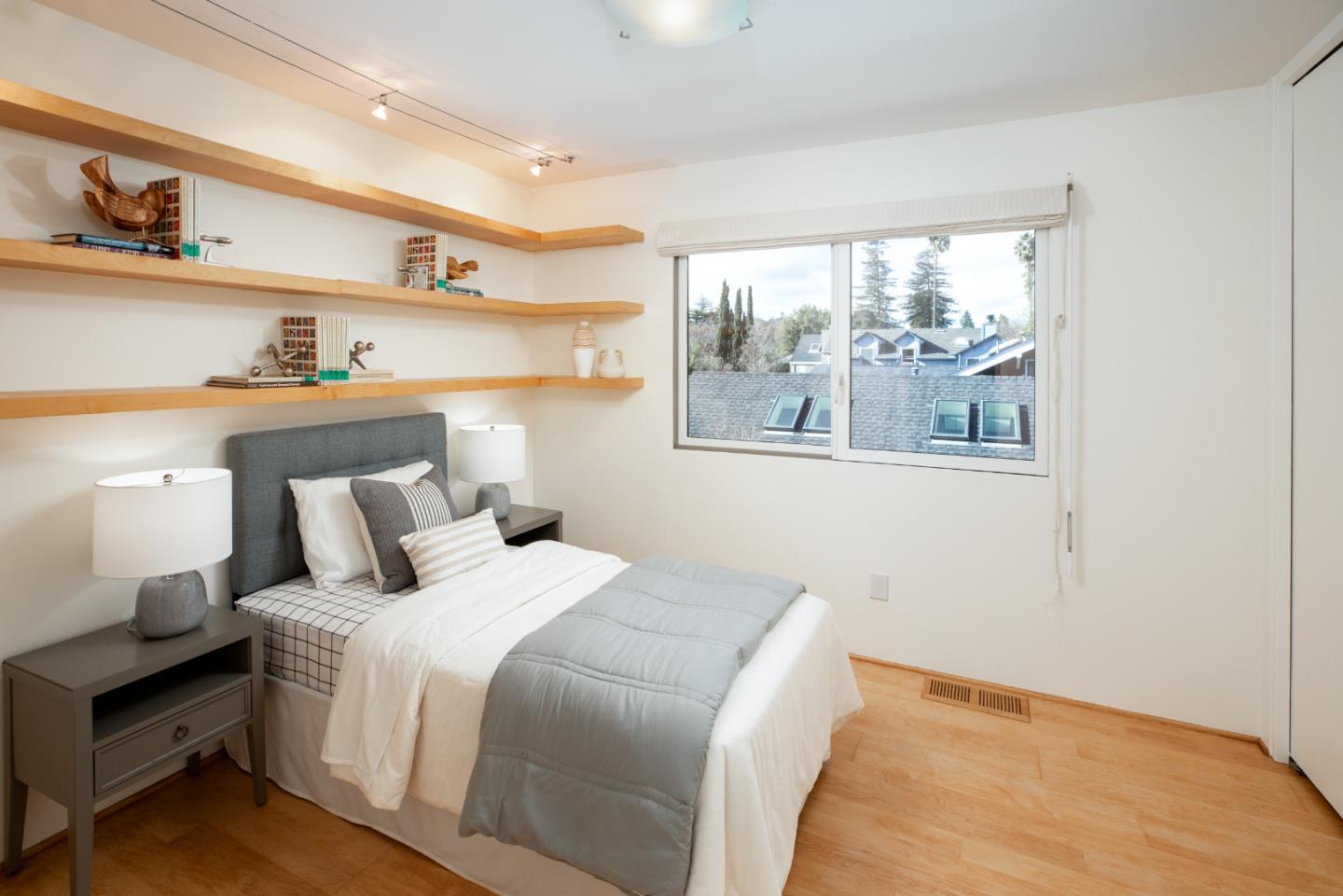 Detail Gallery Image 13 of 22 For 478 Fulton St, Palo Alto,  CA 94301 - 3 Beds | 2 Baths