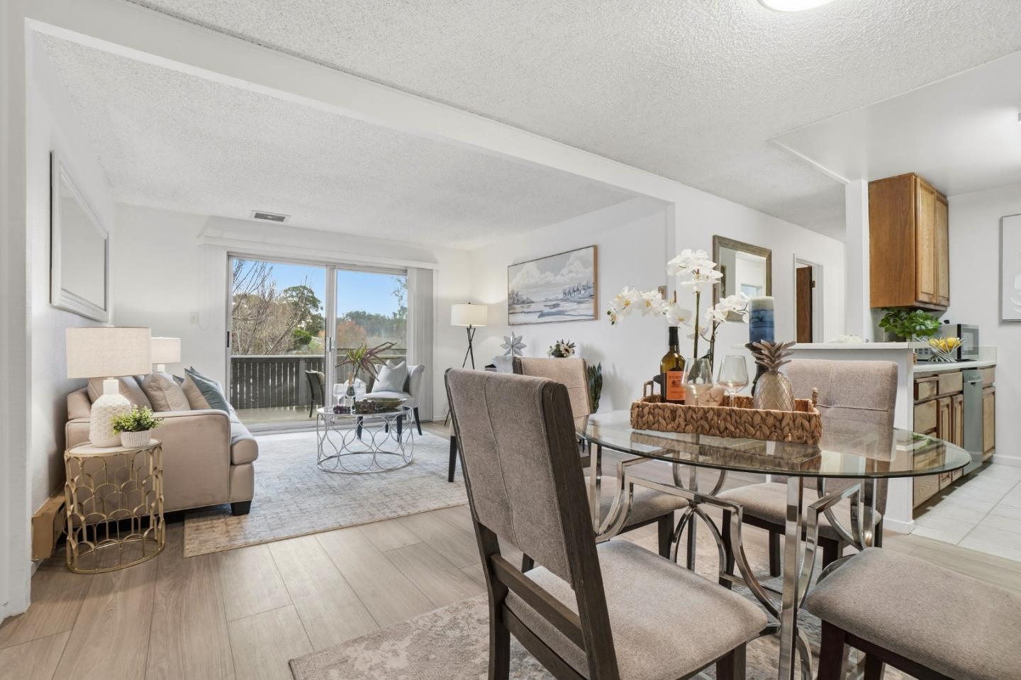 Detail Gallery Image 10 of 32 For 101 Piccadilly Pl #D,  San Bruno,  CA 94066 - 2 Beds | 1 Baths