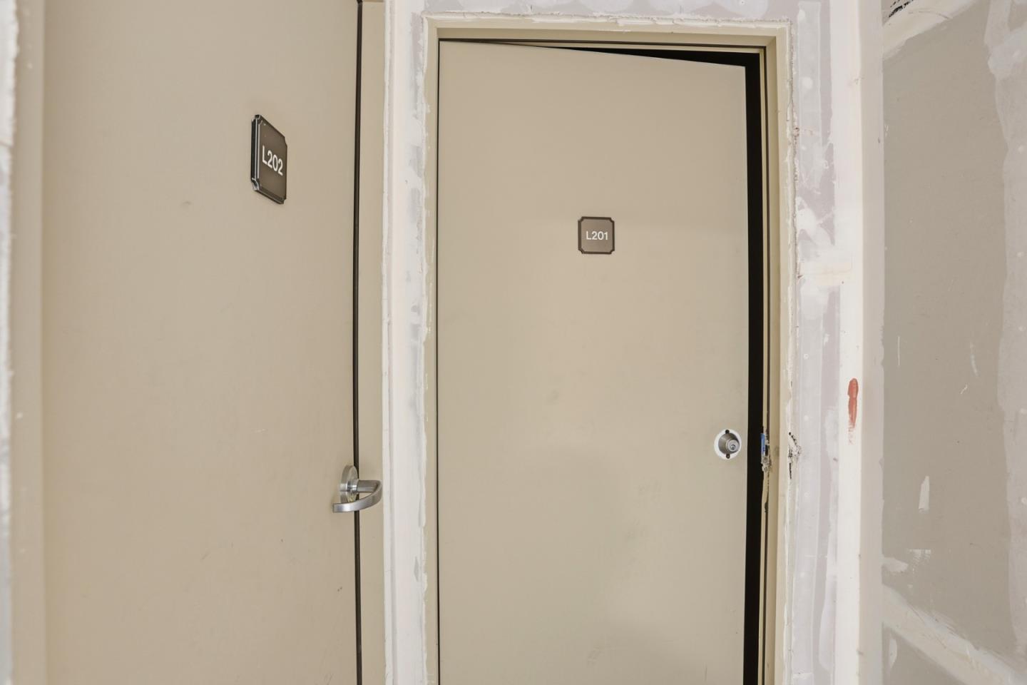 Detail Gallery Image 32 of 57 For 800 S Abel St #100,  Milpitas,  CA 95035 - 3 Beds | 2 Baths