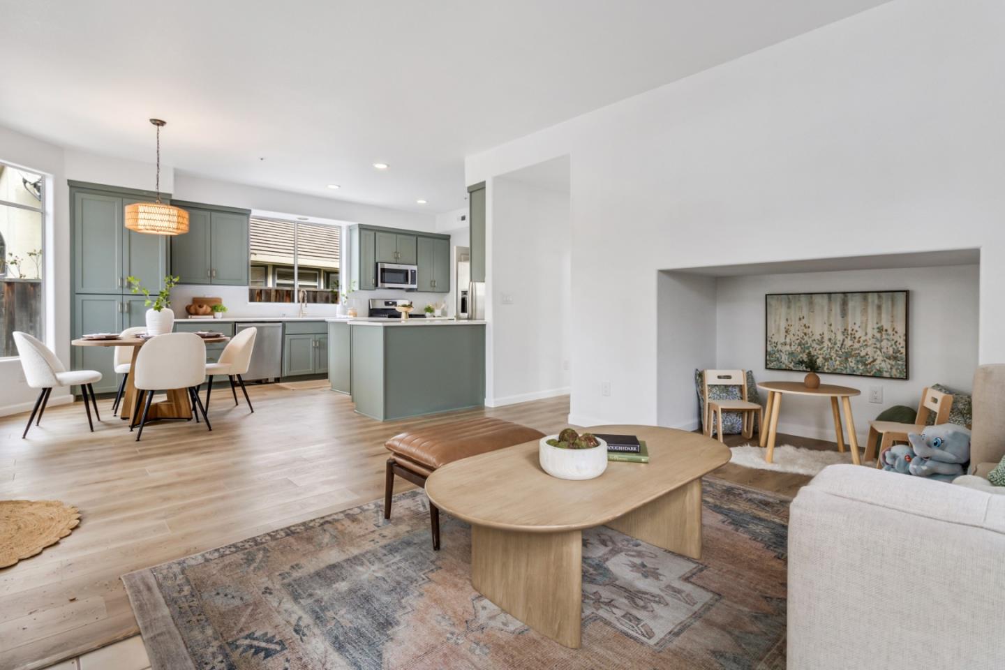 Detail Gallery Image 13 of 47 For 17669 River Run Rd, Salinas,  CA 93908 - 4 Beds | 3 Baths