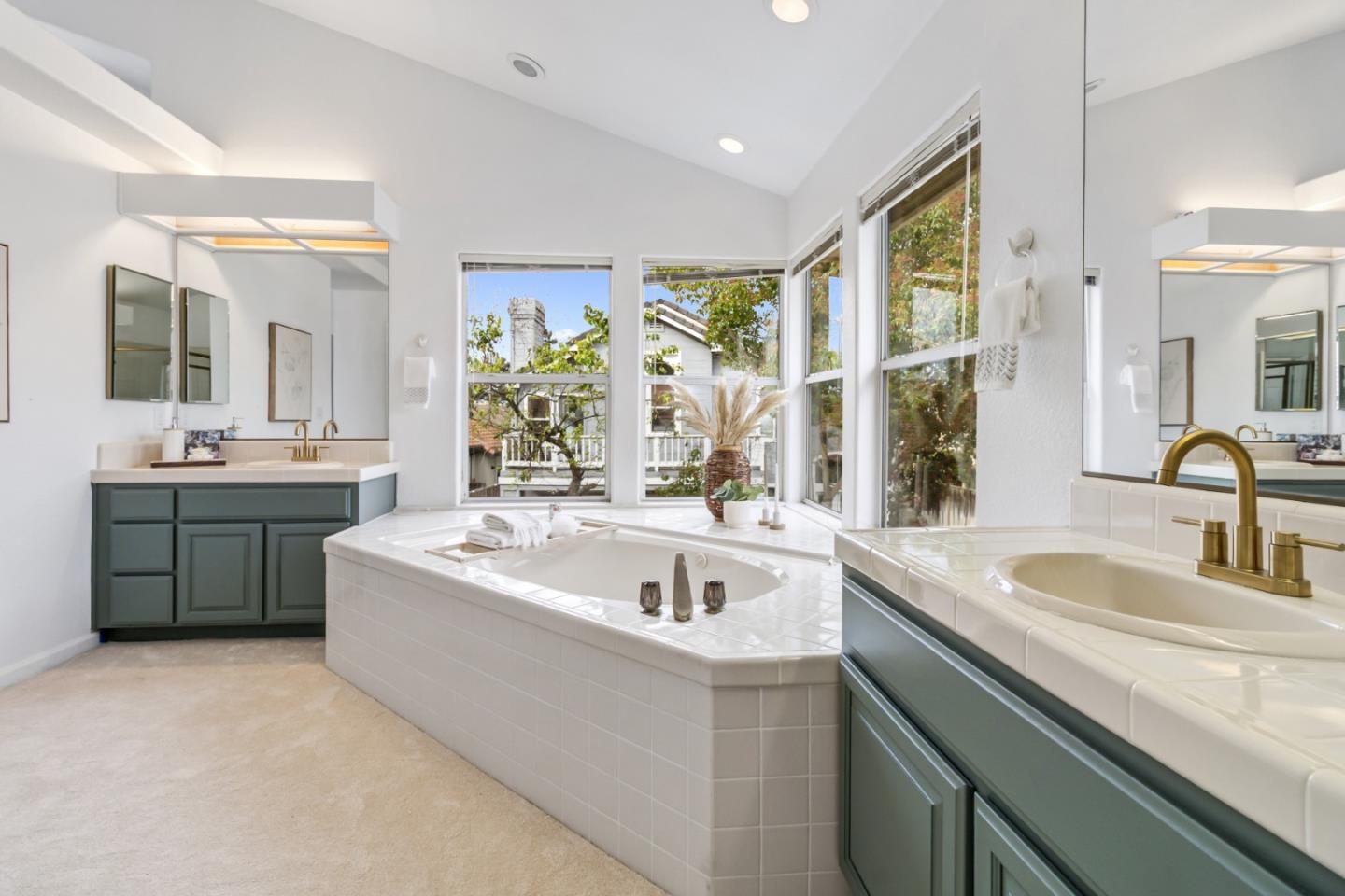 Detail Gallery Image 30 of 47 For 17669 River Run Rd, Salinas,  CA 93908 - 4 Beds | 3 Baths