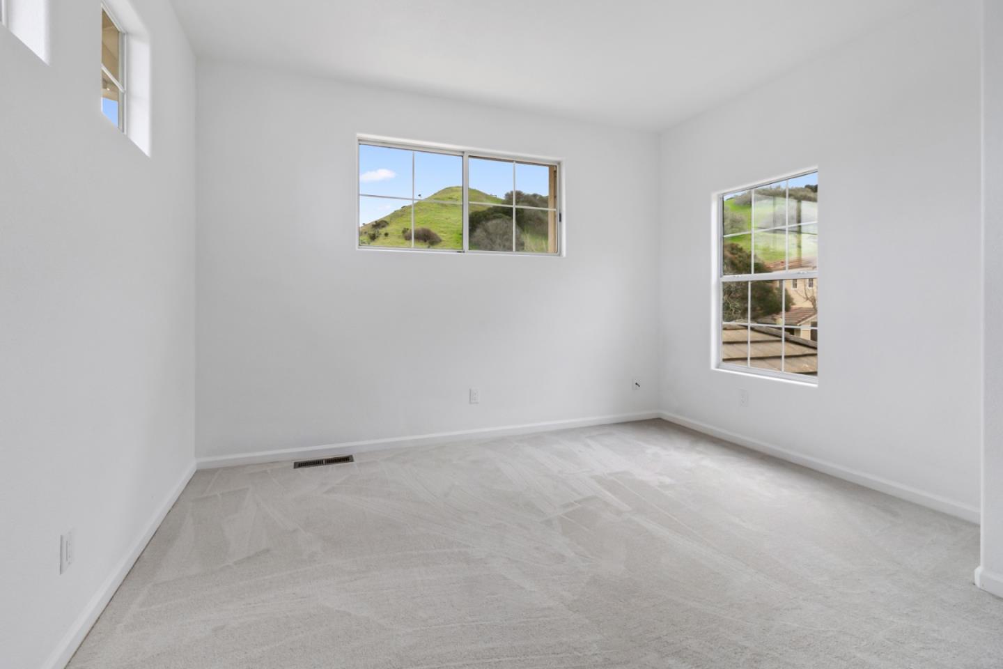 Detail Gallery Image 35 of 47 For 17669 River Run Rd, Salinas,  CA 93908 - 4 Beds | 3 Baths