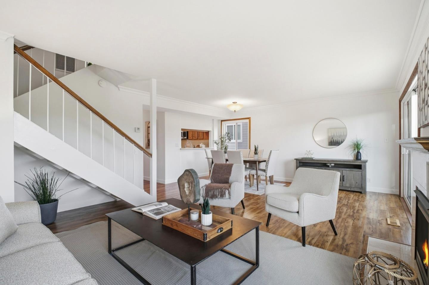 Detail Gallery Image 12 of 30 For 25067 Oakridge Ct, Hayward,  CA 94541 - 3 Beds | 2/1 Baths