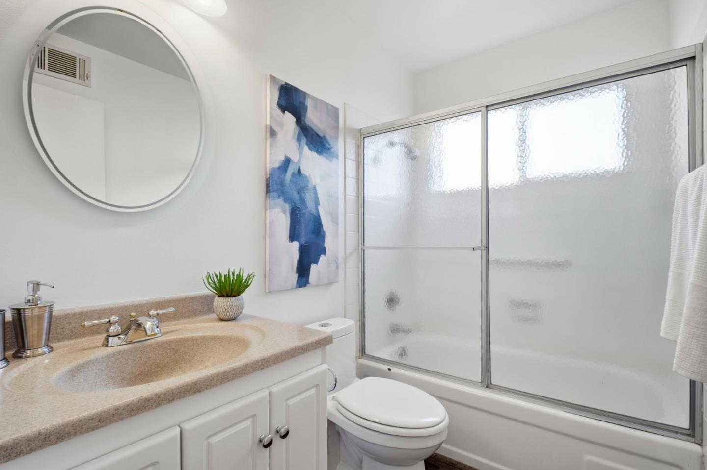 Detail Gallery Image 23 of 30 For 25067 Oakridge Ct, Hayward,  CA 94541 - 3 Beds | 2/1 Baths