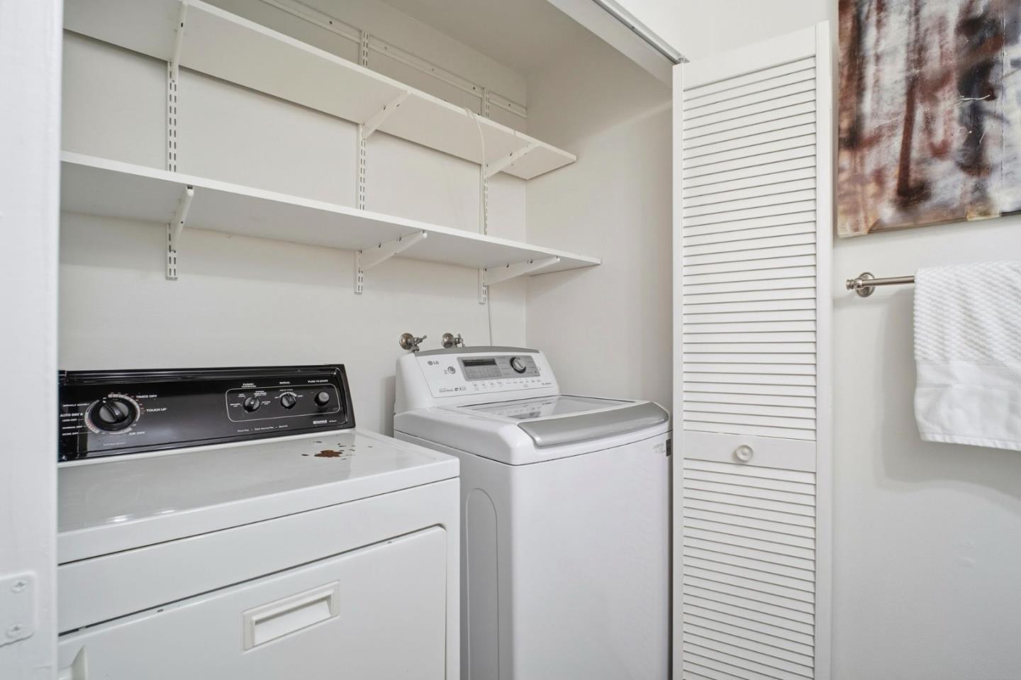 Detail Gallery Image 24 of 30 For 25067 Oakridge Ct, Hayward,  CA 94541 - 3 Beds | 2/1 Baths